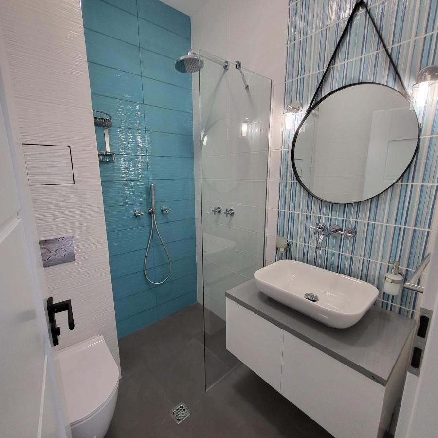 New Luxury Next To Subway With Garage Sofya